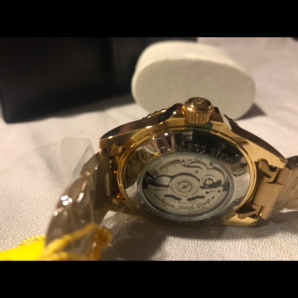 Invicta watch and storage case . - Picture 6 of 6